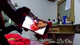 Corno se masturba no quarto vendo esposa na sala sendo dilacerada por outro macho !!! Paty Bumbum - El Toro De Oro - Sandro Lima
